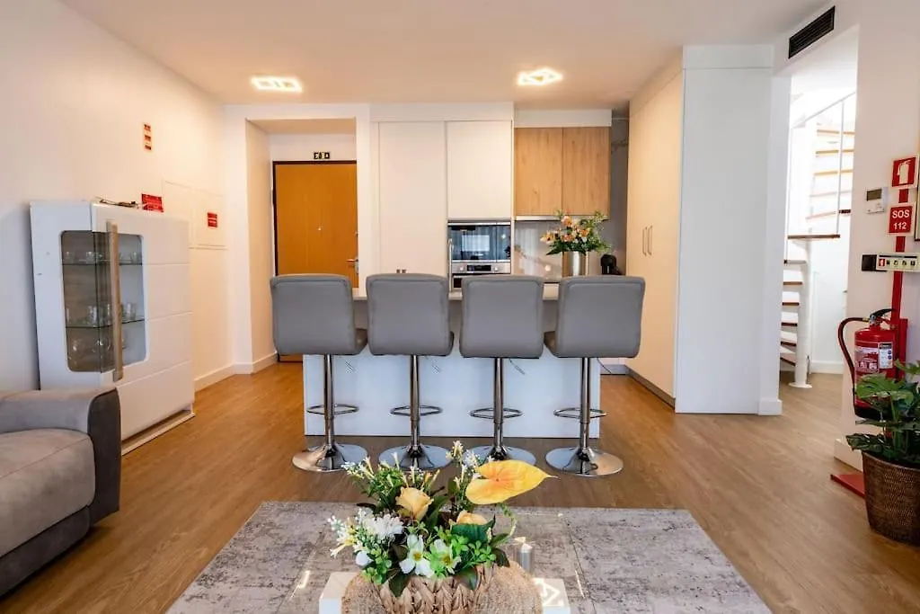 푼샬 Penthouse T1 Saint Lucas 아파트