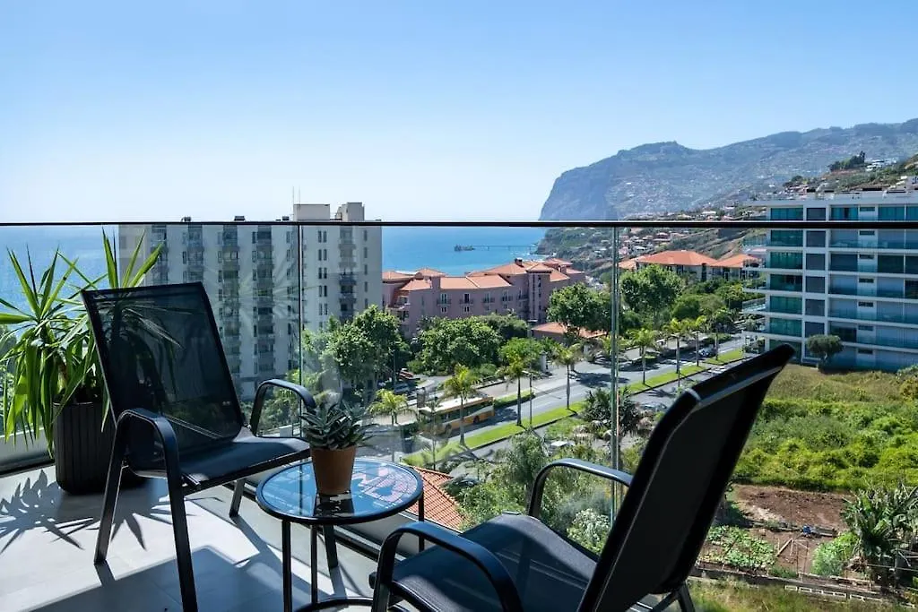 푼샬 Penthouse T1 Saint Lucas 아파트