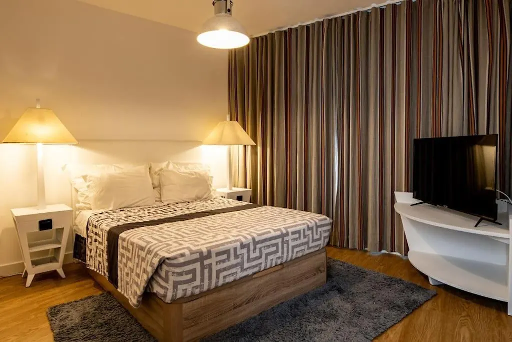 푼샬 Penthouse T1 Saint Lucas 아파트